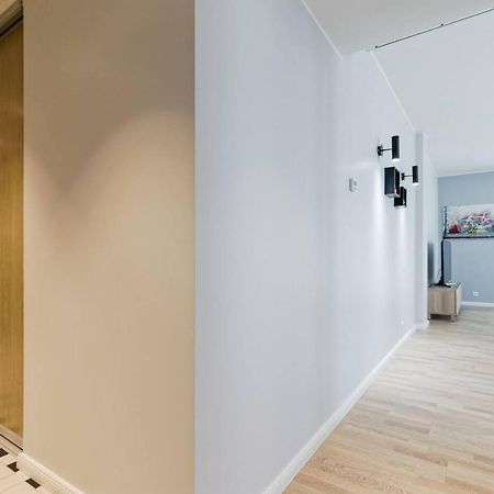 Central Apartments, Quiet With Free Parking And Ac. Reval Esterno foto