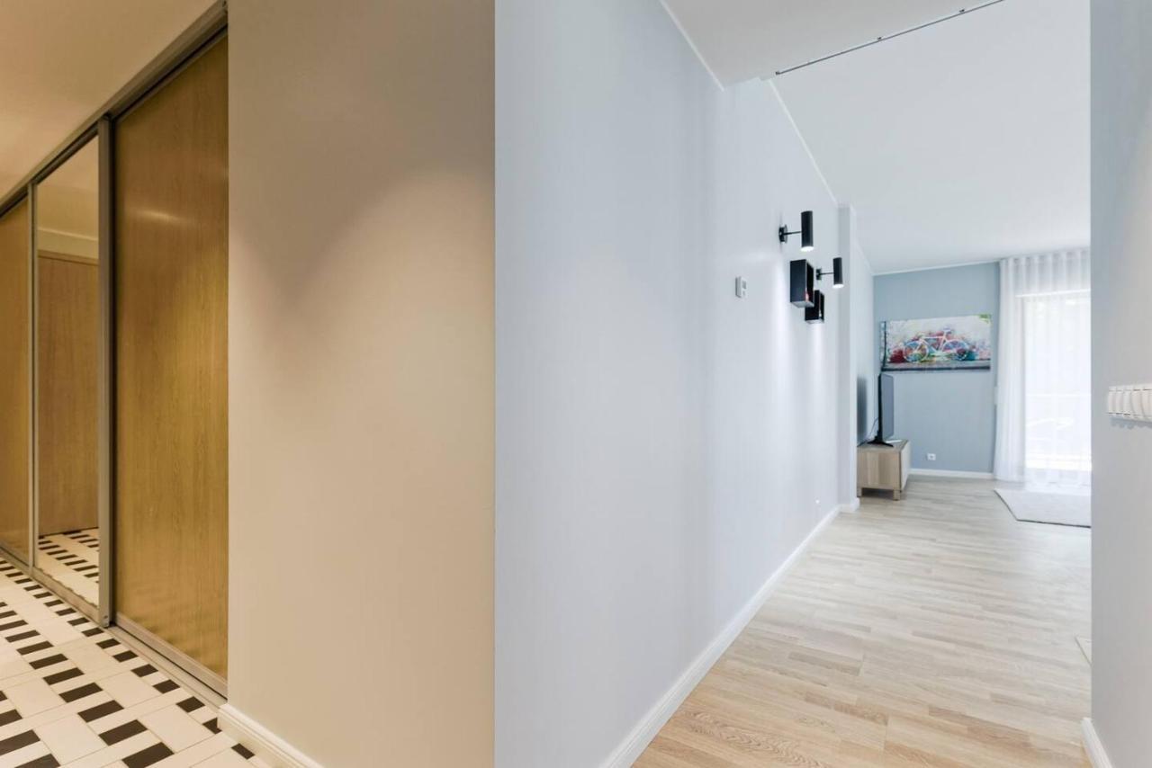 Central Apartments, Quiet With Free Parking And Ac. Reval Esterno foto