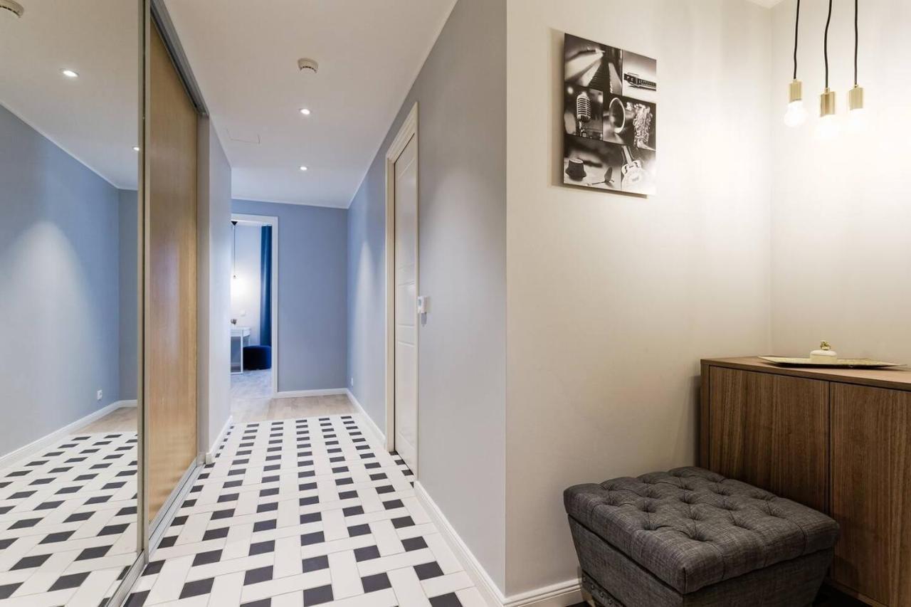 Central Apartments, Quiet With Free Parking And Ac. Reval Esterno foto