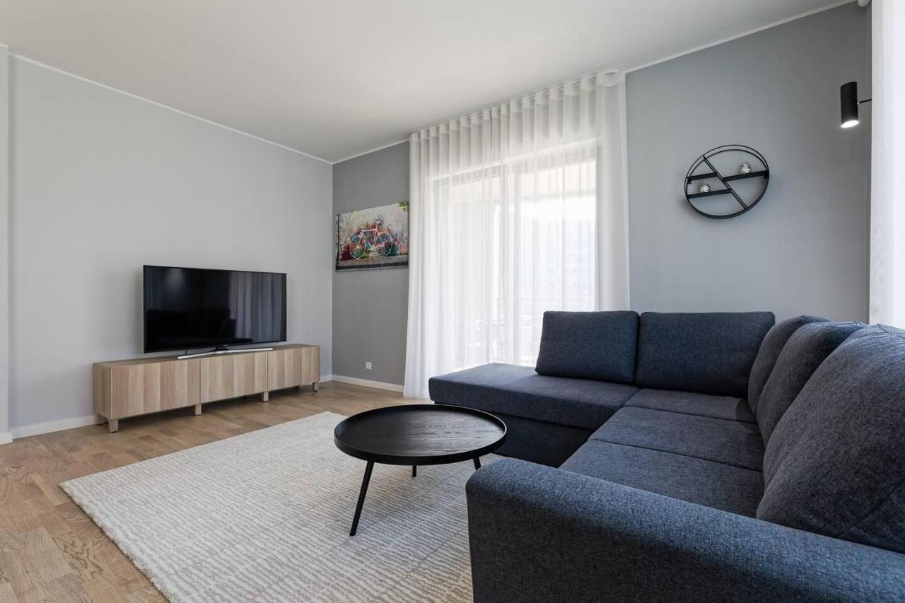 Central Apartments, Quiet With Free Parking And Ac. Reval Esterno foto