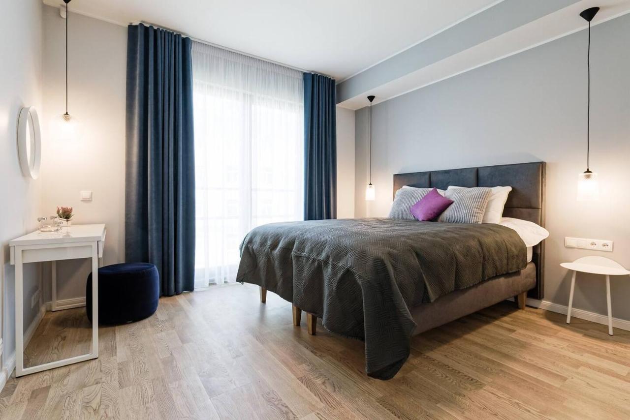 Central Apartments, Quiet With Free Parking And Ac. Reval Esterno foto