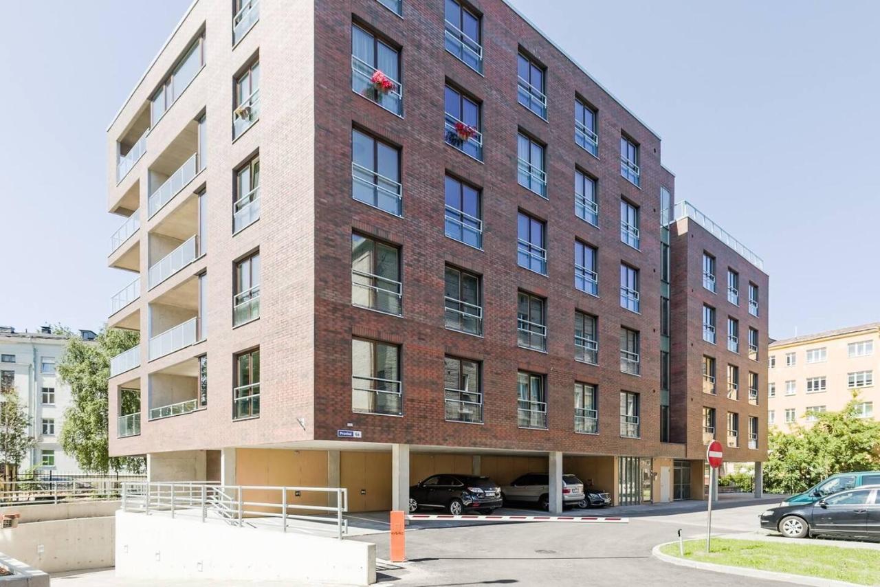 Central Apartments, Quiet With Free Parking And Ac. Reval Esterno foto