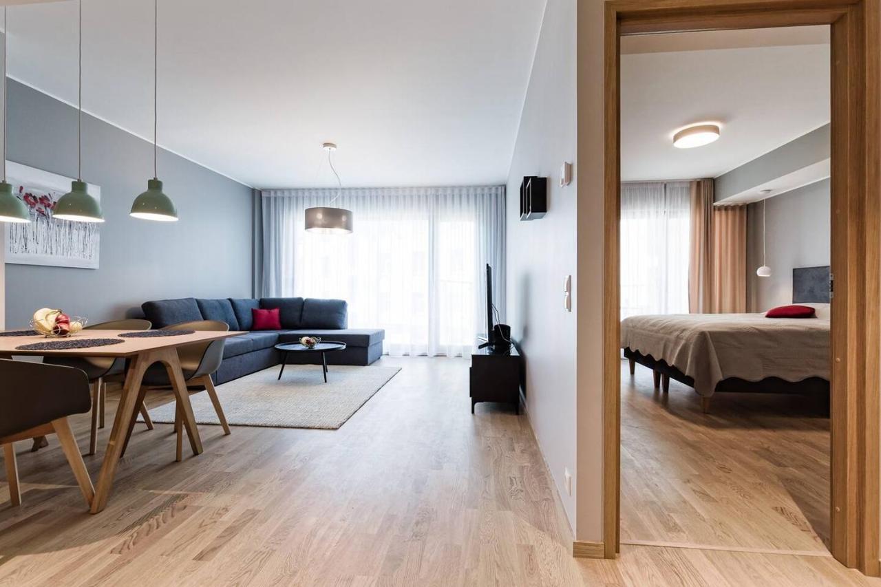 Central Apartments, Quiet With Free Parking And Ac. Reval Esterno foto