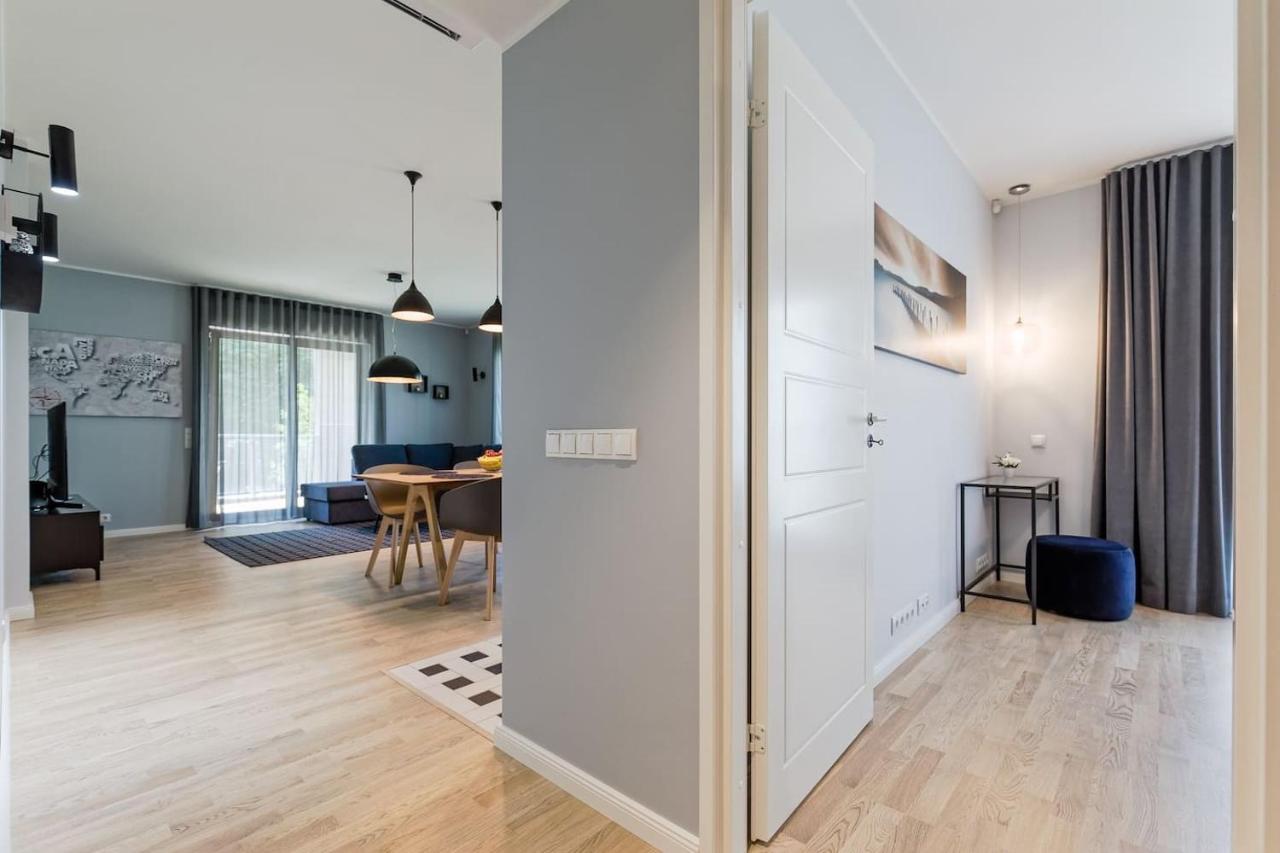 Central Apartments, Quiet With Free Parking And Ac. Reval Esterno foto